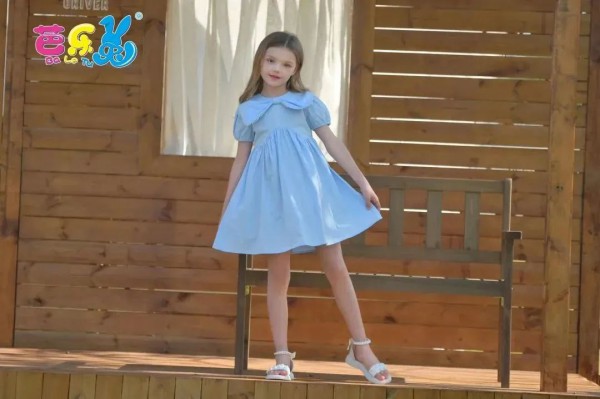 芭乐兔|解锁夏日穿搭,蓝色系申请出战!