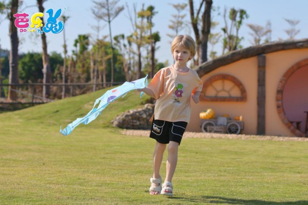 芭乐兔童装:给孩童欢乐健康的童年