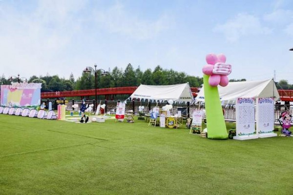 斯凯奇与上海迪士尼度假区联手打造“多彩春日,奇妙行动”