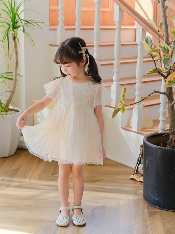 恭喜田田小象童装与丽人服装网成功签约!祝双方合作共赢!