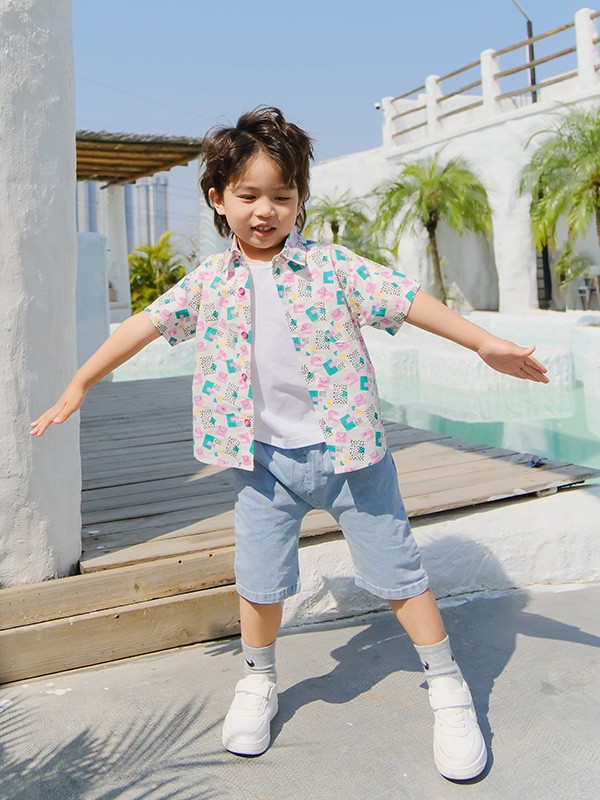 恭喜田田小象童装与丽人服装网成功签约!祝双方合作共赢!