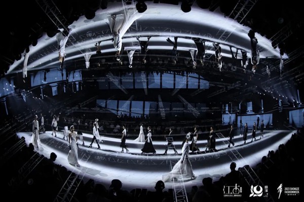 《南海有花》上久楷·边惠中2023高级成衣发布会华丽绽放2023盛泽时尚周