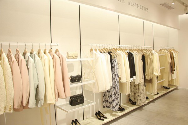 2023年37°生活美学女装的加盟模式是怎么样?能盈利吗?  　　