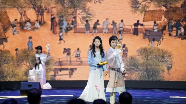 第三届中国（吴兴织里）童装时尚周在湖州拉开帷幕!