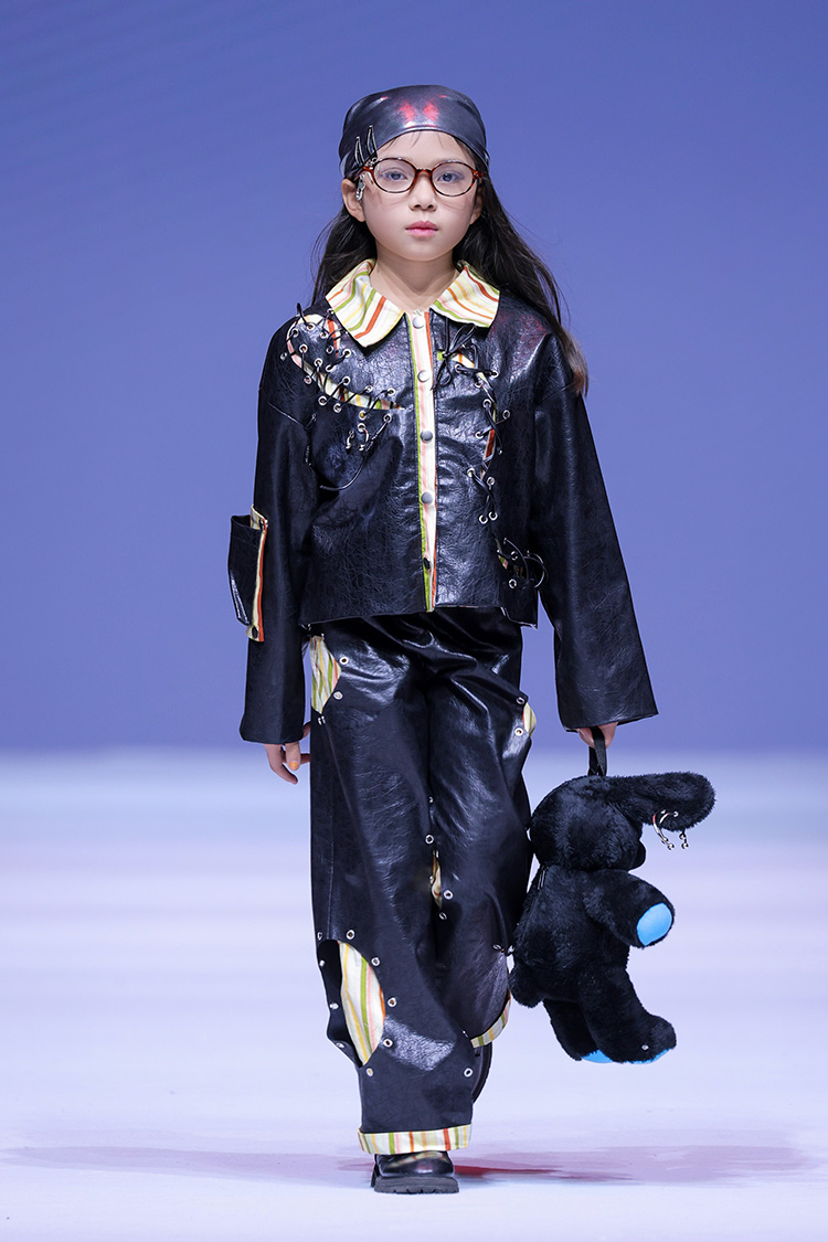 三两喜欢 | 7-14岁小设计师群体2025AW KIDSWEAR上海时装周发布会