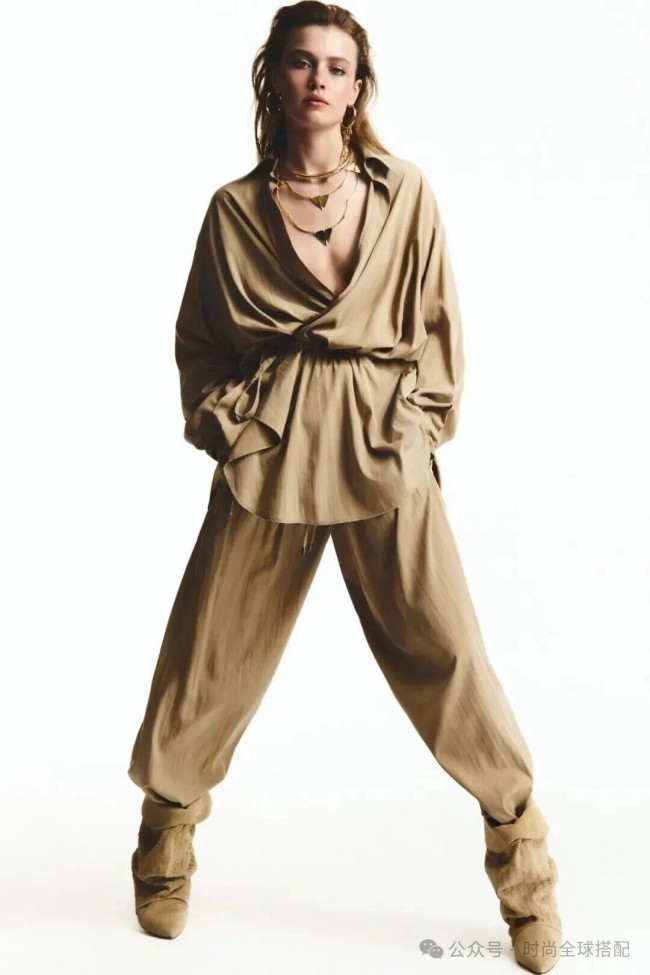 今年流行的是这双皱巴巴的“靴子”!