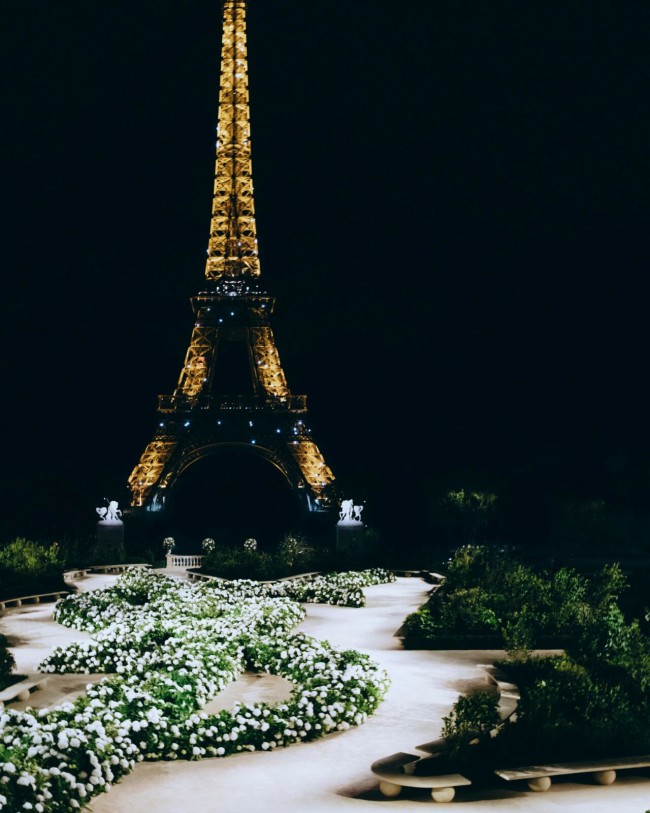 时装周值得一写｜Saint Laurent 的夜色剧场