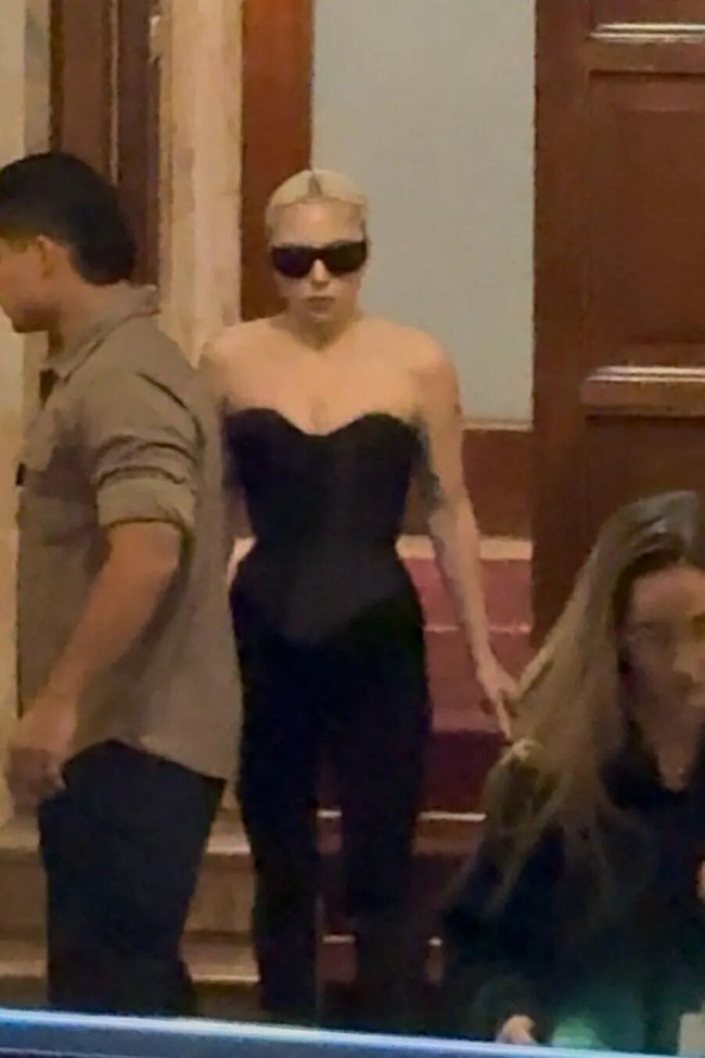 潮流 | Acne Studios x Timberland 合作曝光；国行 iPhone Air 下周发售