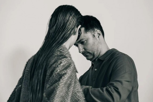 时装周值得一写｜Loewe 关于速度,物质与感官的练习