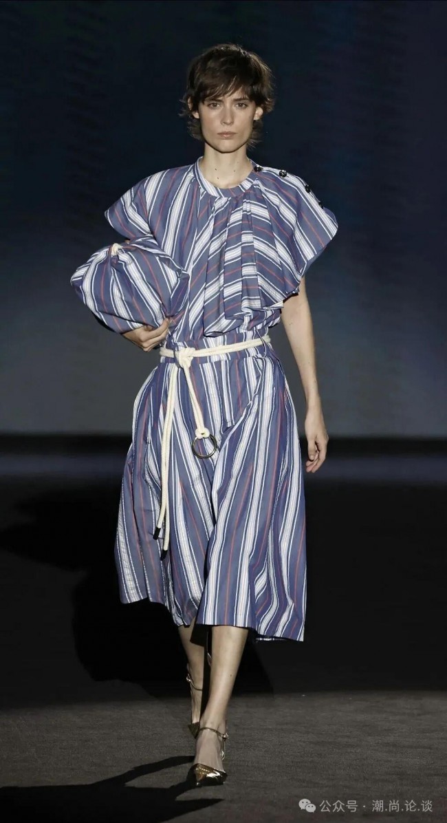2026年时尚趋势—竖条纹依然有活力!