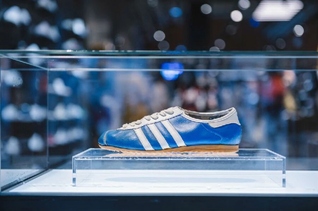 阿迪达斯创下史上最强季度业绩