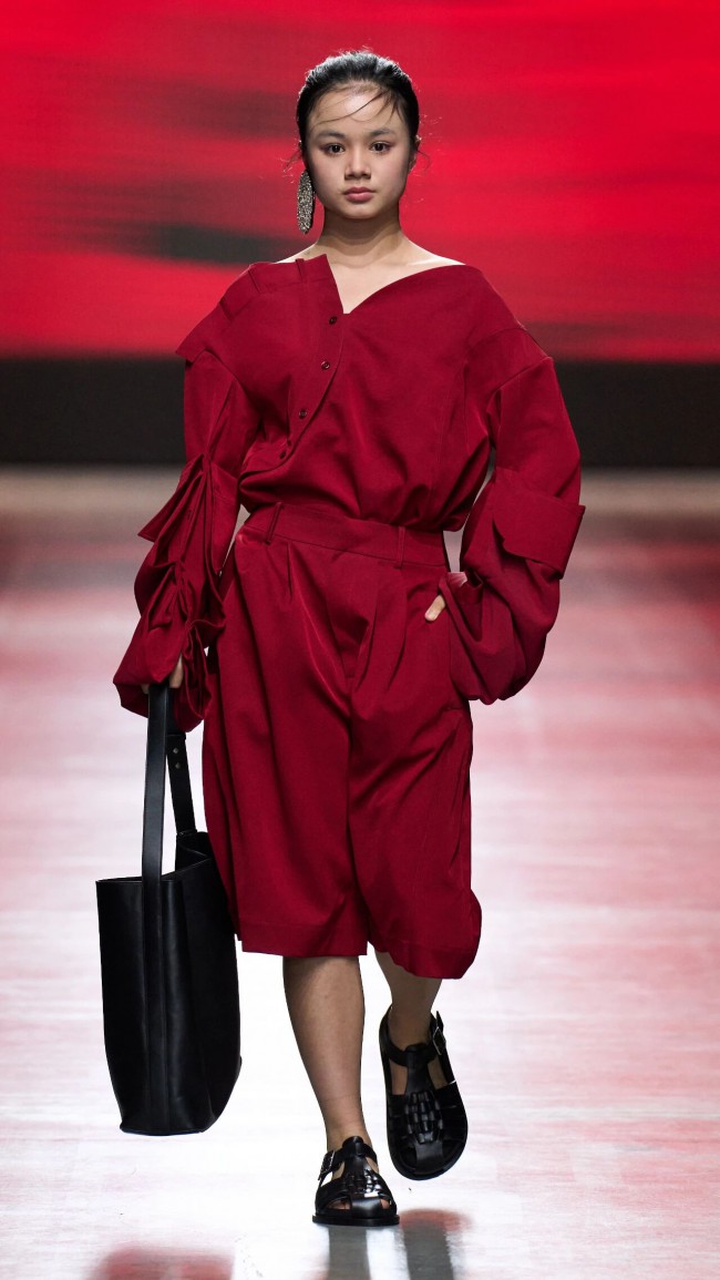 2026春夏女装流行色:樱桃红