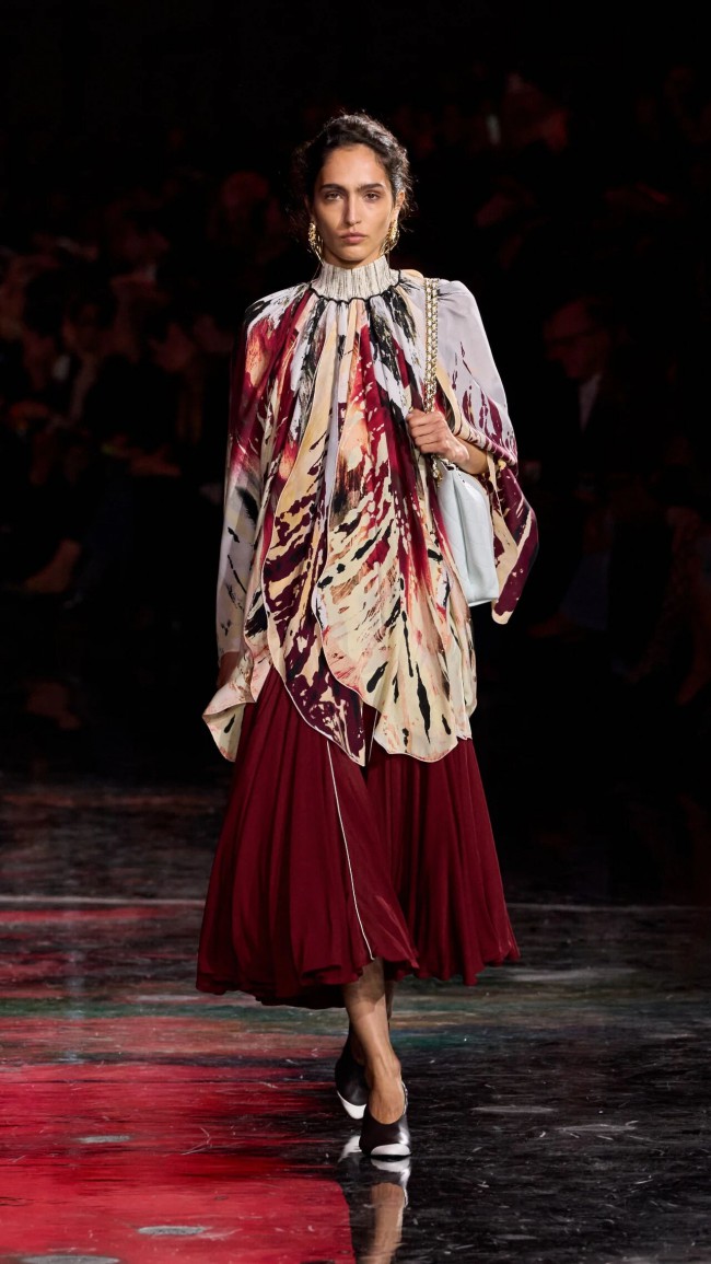 2026春夏女装流行色:樱桃红