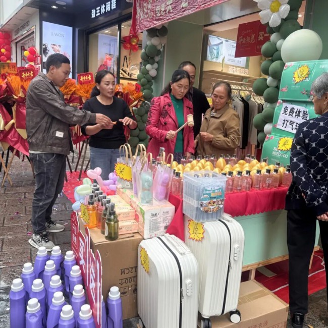 寒冬不 “肿”!都市新感觉保暖系列:轻薄即暖解锁轻时尚,4000 + 门店背后的财富密码