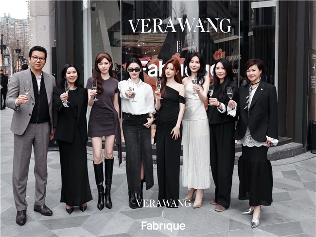 Fabrique x Vera Wang 联名系列限时快闪于上海盛大启幕
