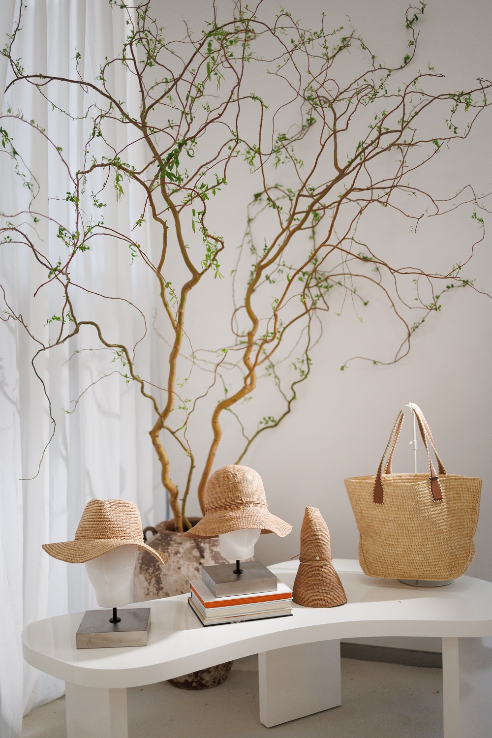 Helen Kaminski首度亮相上海时装周,以匠心叙事开启中国市场