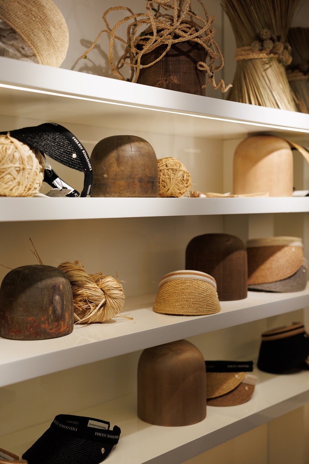 Helen Kaminski首度亮相上海时装周,以匠心叙事开启中国市场