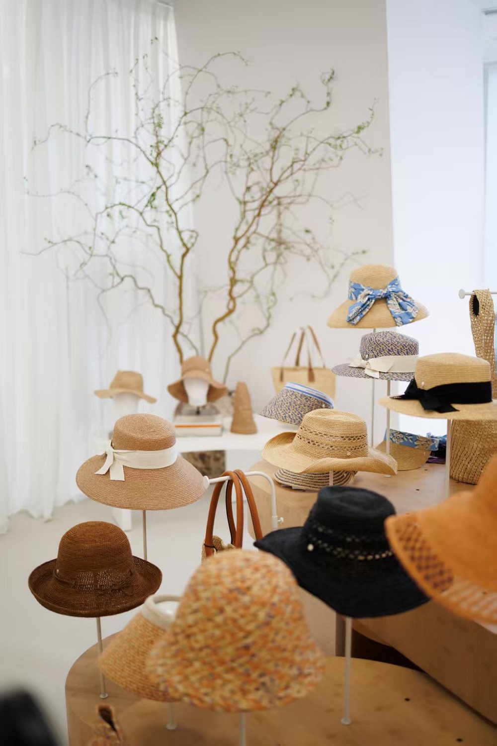 Helen Kaminski首度亮相上海时装周,以匠心叙事开启中国市场