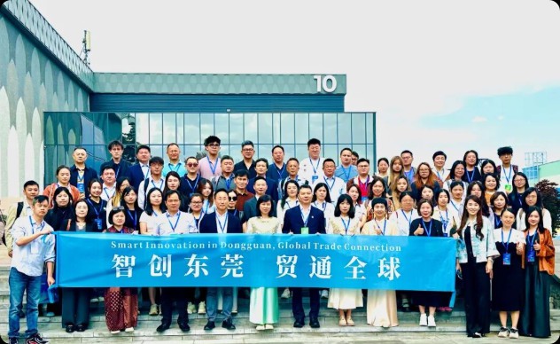 品牌出海,逐梦丝路｜富民集团携虎门服装军团亮相哈中商品展