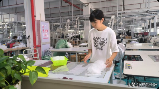 三明宁化这家才3岁的新服装厂,凭什么让订单排到年底?