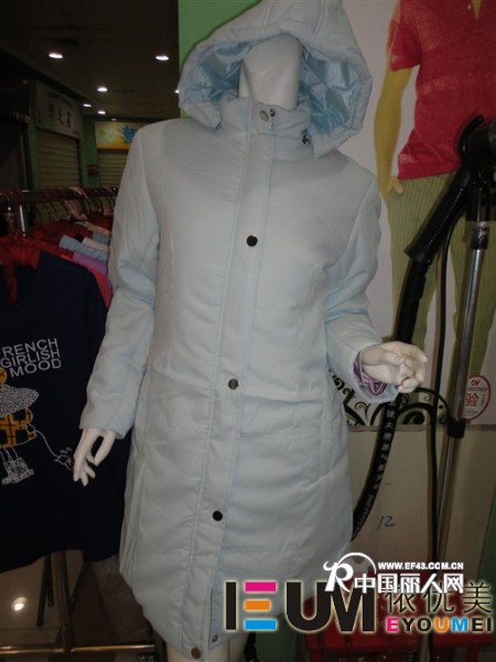依优美公司广东东莞韩版瑞丽女装T恤外套棉衣风衣特价批发秋装上衣批发