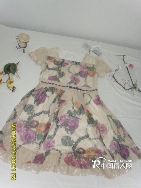 安琪·蒙莉莎女装