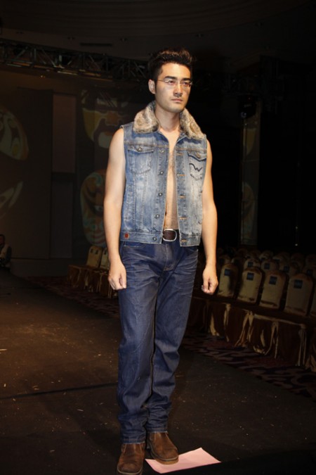 威仕龙2013秋冬装牛仔服