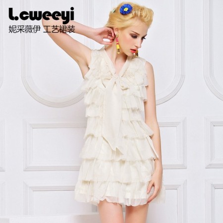 妮采薇伊2013春夏装Lcweeyi 妮采薇伊夏季新款 无袖蛋糕裙蝴蝶结高档大牌名媛气质连衣裙