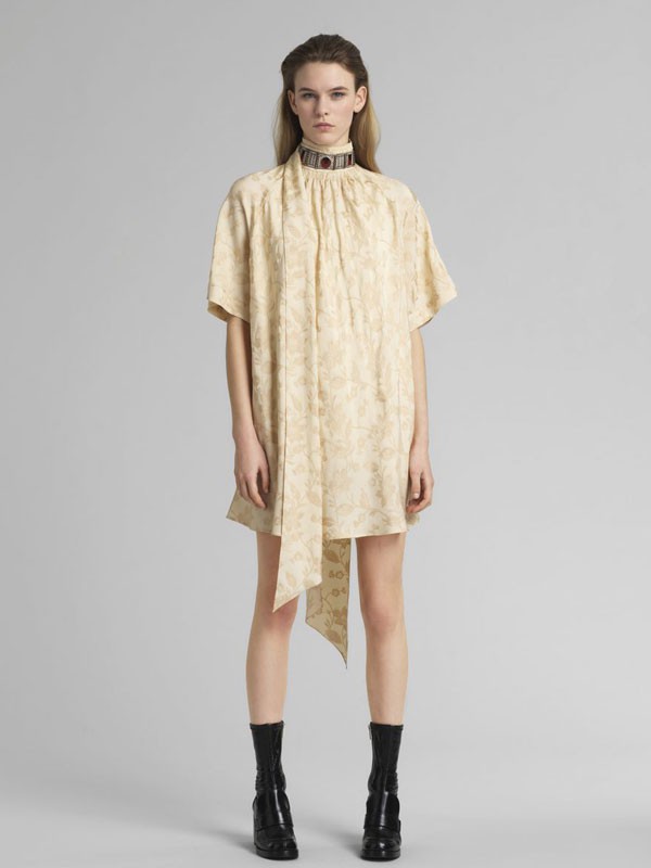 蔻依2019新款女装