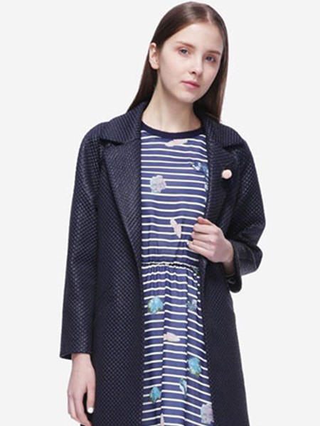 圣卡萝2019新款女装