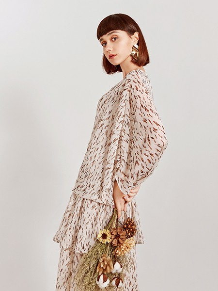 伊缔莎2019春夏装女装