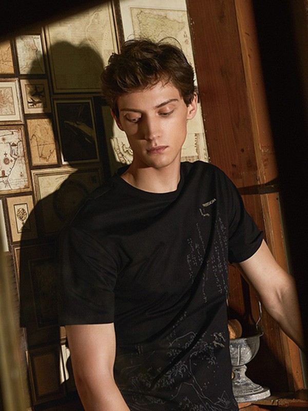 1943S2019新款男装