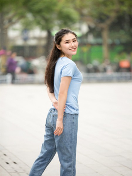 无华宜品休闲装