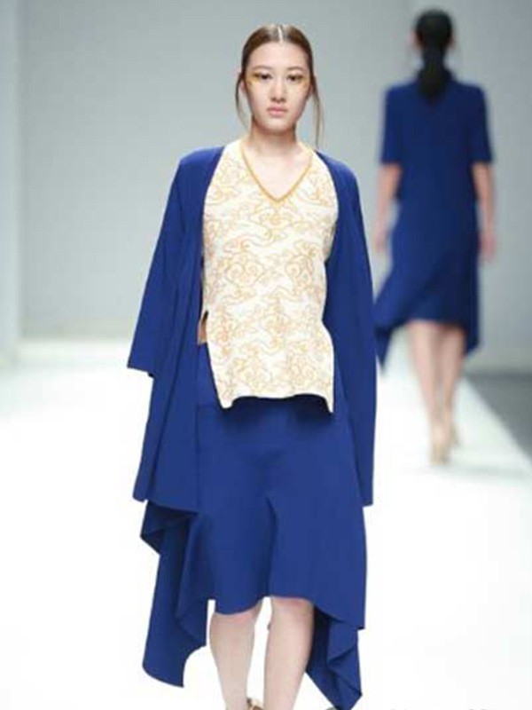 艾玛霍2019新款女装