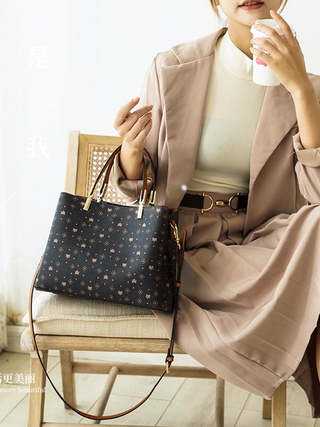 金狐狸皮具2019新款女包