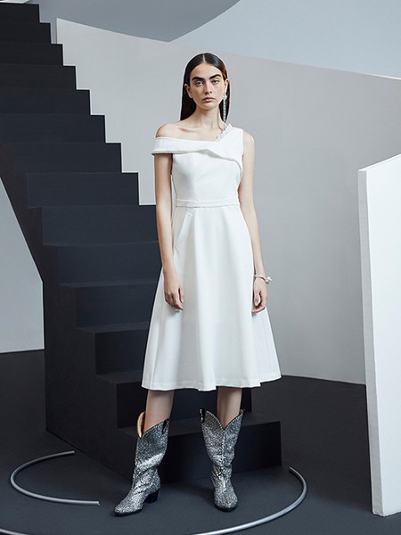 迪丽2019秋冬装女装