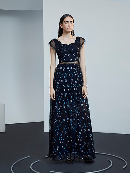 迪丽2019秋冬装女装