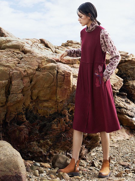 依伽依佳2019秋冬装女装