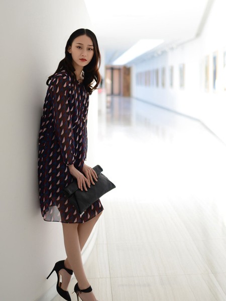 伊尔依2019秋冬装女装