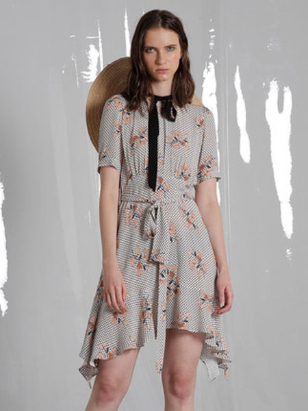 碧可2019新款女装