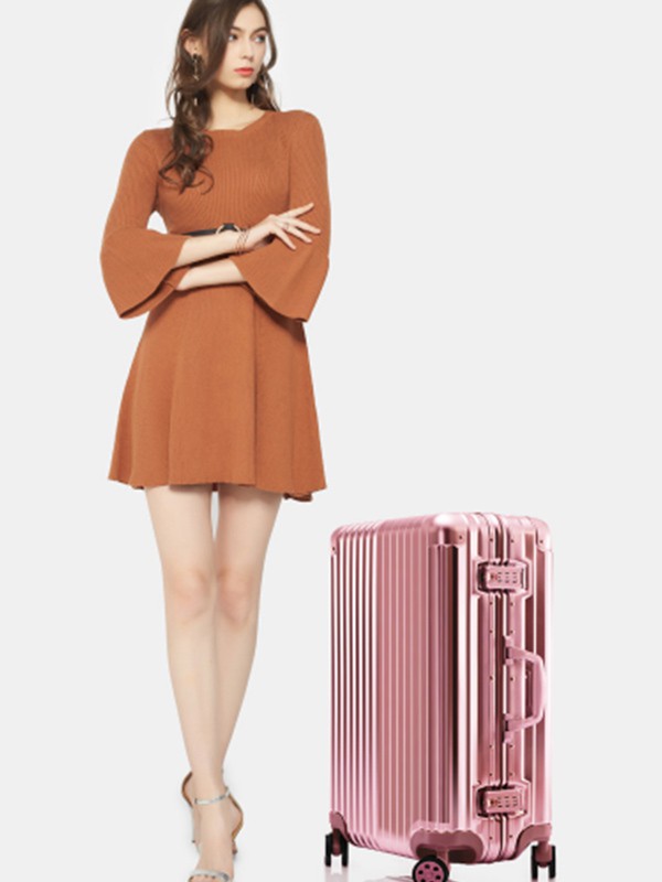 宾豪2019新款箱包皮具