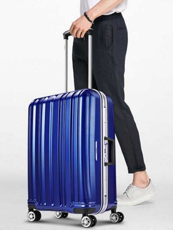 宾豪2019新款箱包皮具