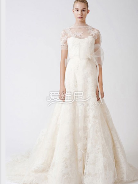 爱维尼婚纱女装