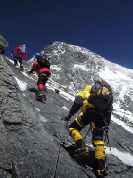 欧都纳2019春夏装运动装