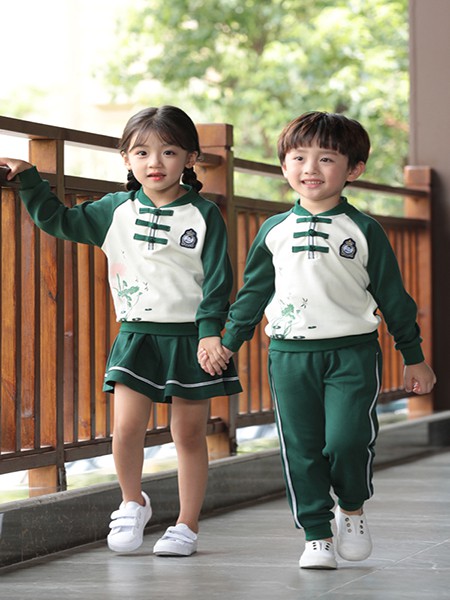 兴童园服童装