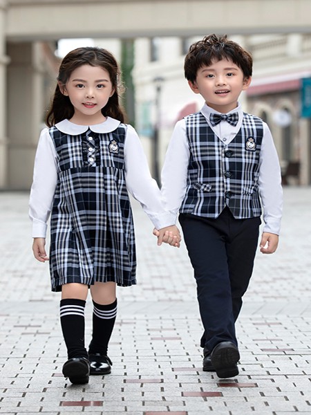 兴童园服童装