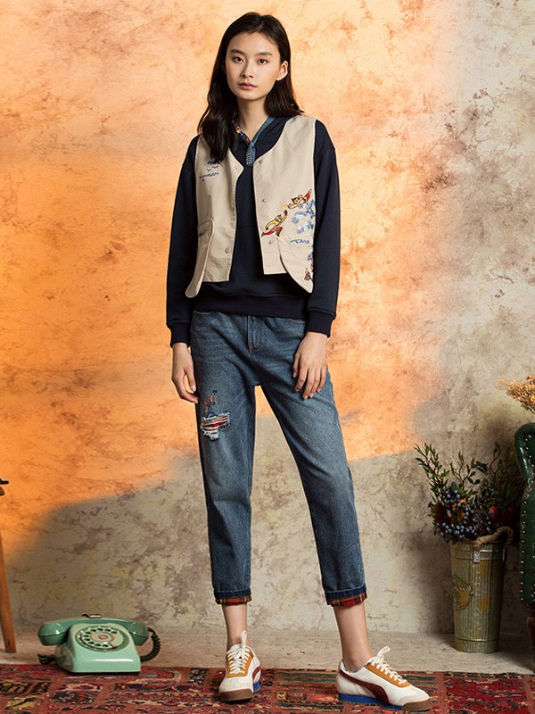 非鱼女装2020秋冬季杏色刺绣马夹