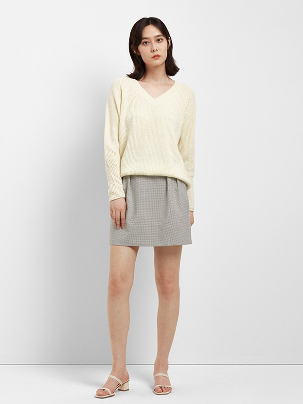 摩纳哥会馆2020秋冬季米色纯色毛衣