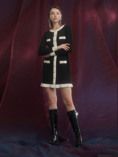 杰茜莱2020秋冬季黑色修身针织裙