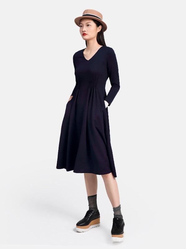 卡汶2020秋冬季黑色收腰连衣裙